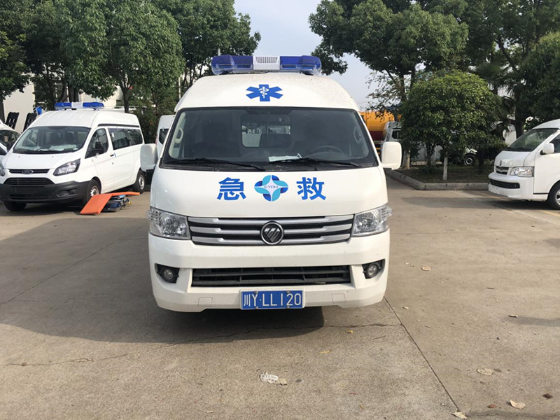 福田G9運(yùn)輸型救護(hù)車(chē)